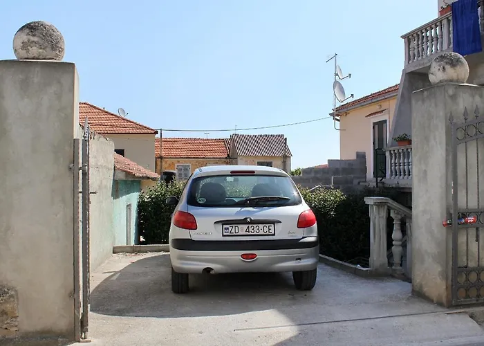 Apartment Apartments With A Parking Space Zadar - 6205 *